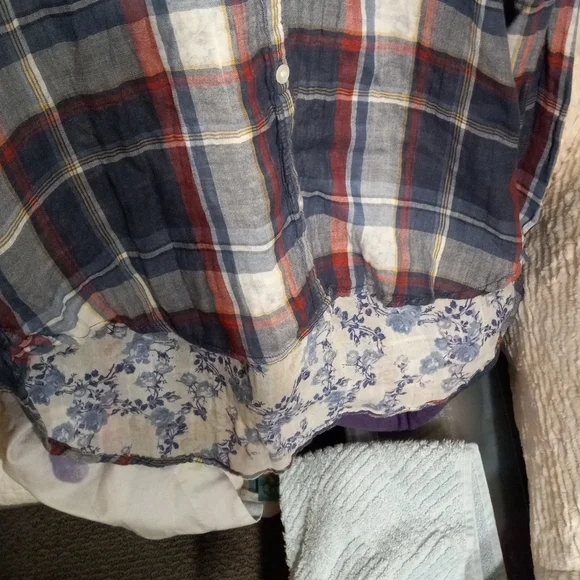 American Eagle boyfriend fit button down Small - Picture 4 of 6